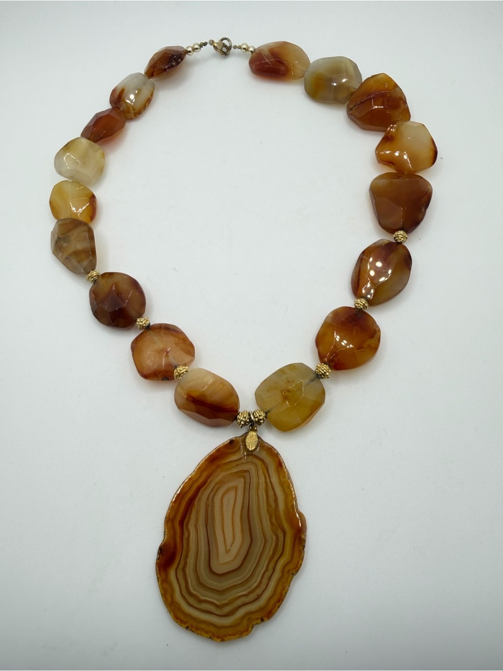 18" Chunky Agate statement necklace w/ agate slice and gold tone metal accents!